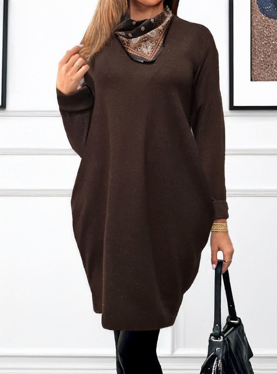 Csillámos, zsebes ruha ajándék sállal (csokibarna)