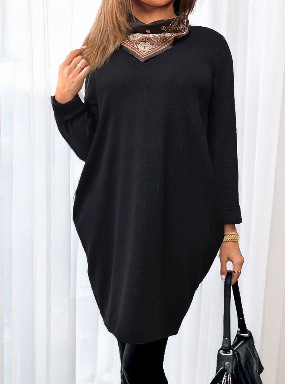 Csillámos, zsebes ruha ajándék sállal (fekete)