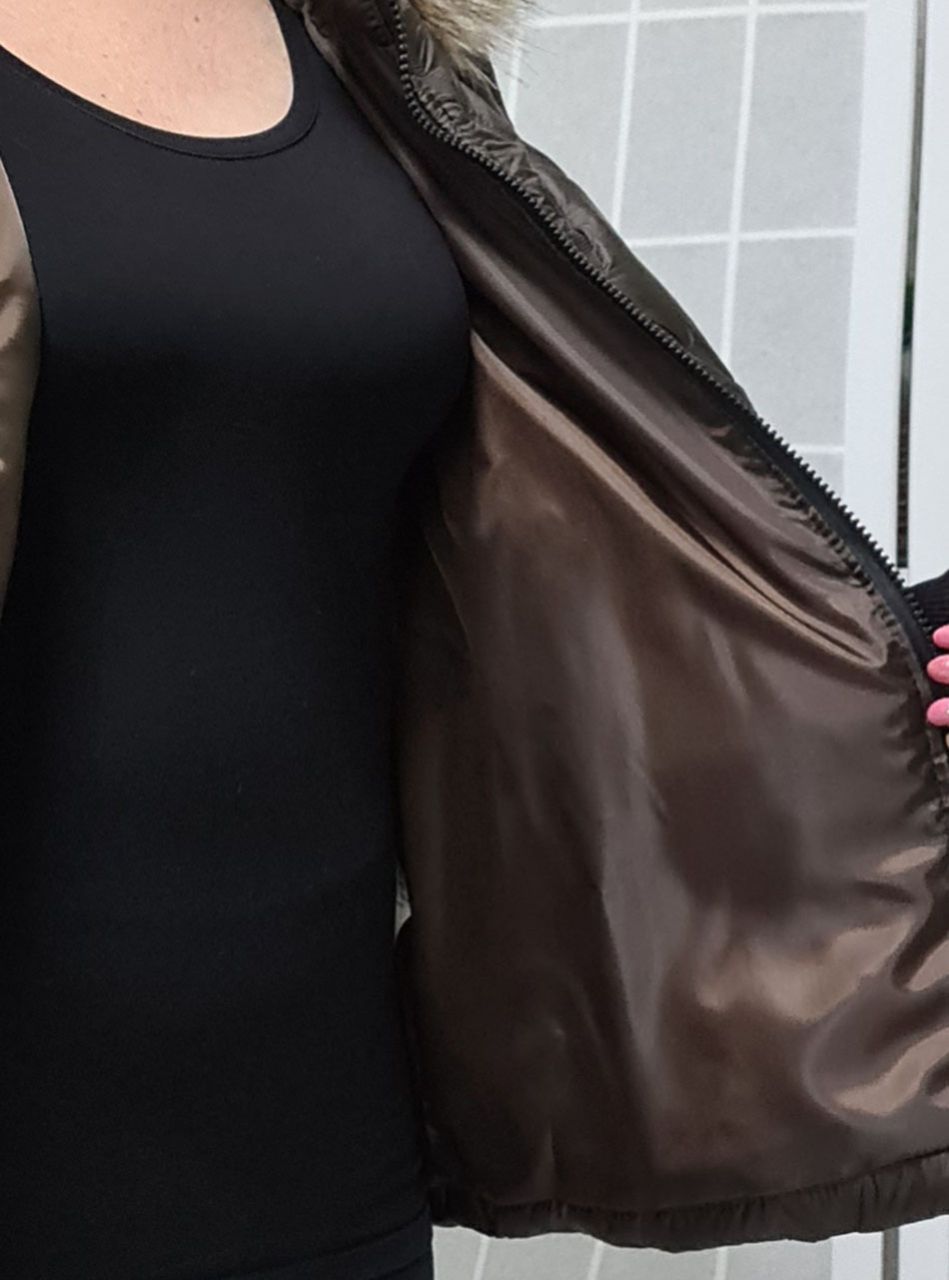 Kapucnis , steppelt kabát (csokibarna)