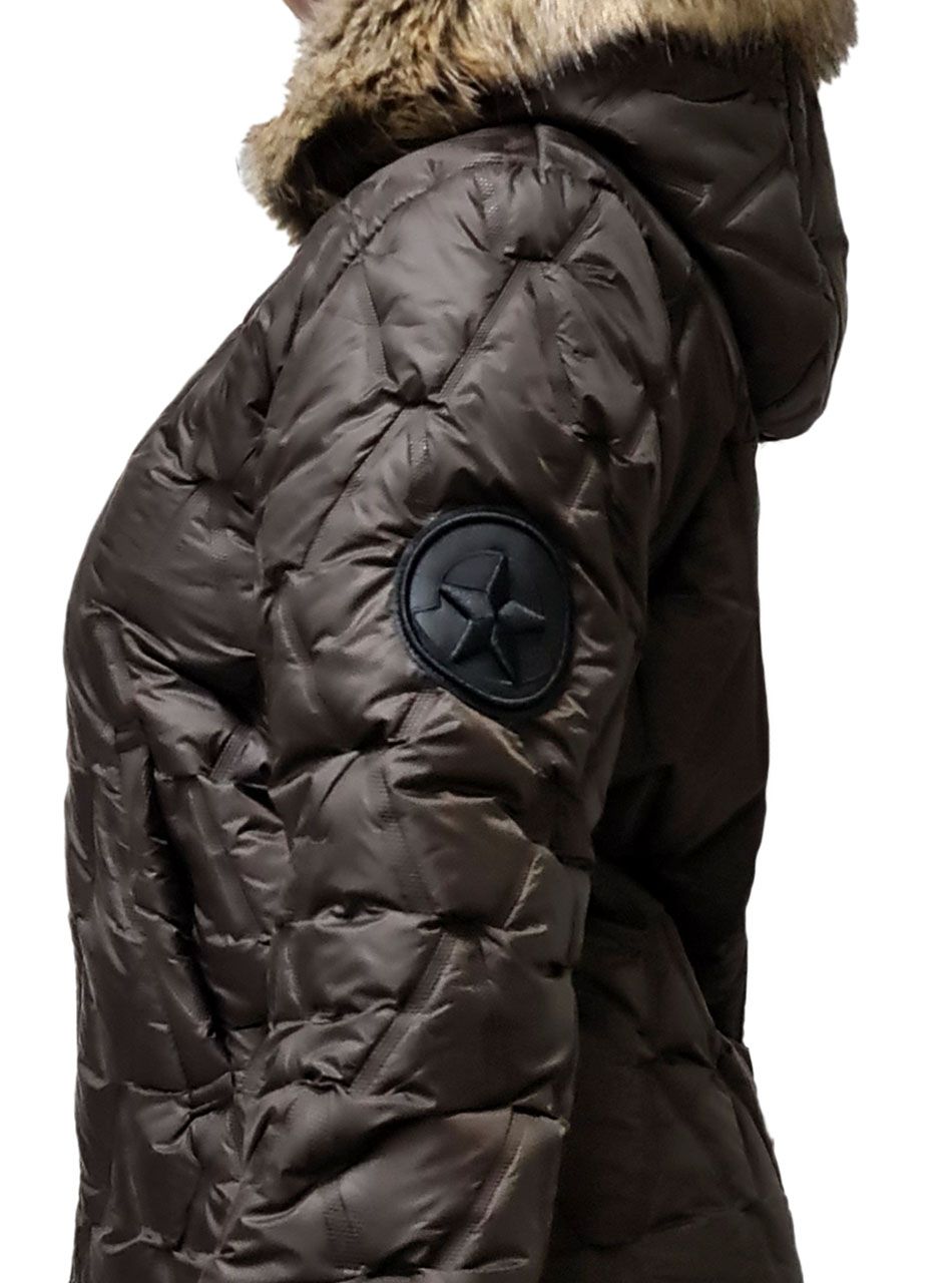 Kapucnis , steppelt kabát (csokibarna)