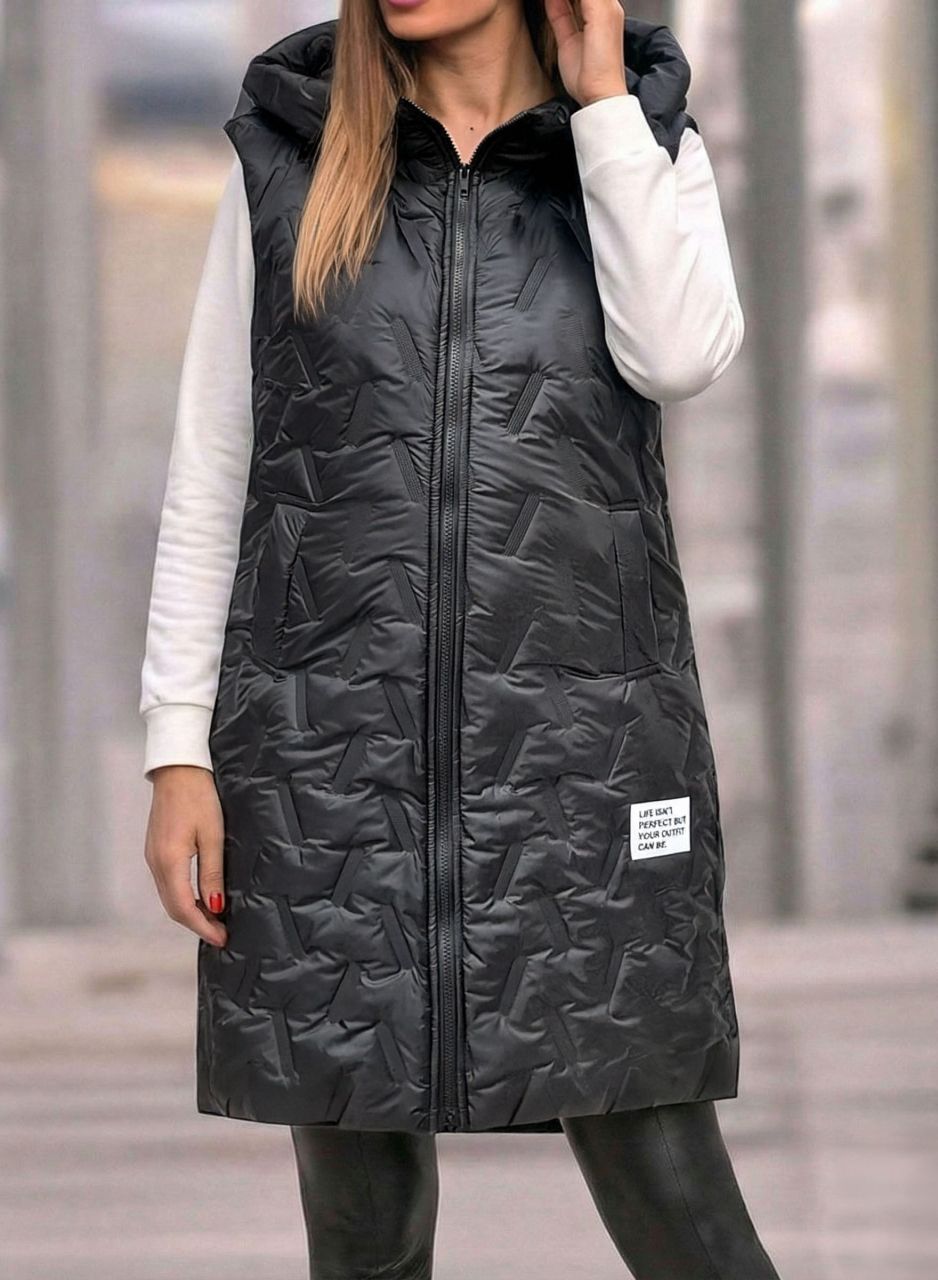 Kapucnis, cipzáros, steppelt mellény (fekete)