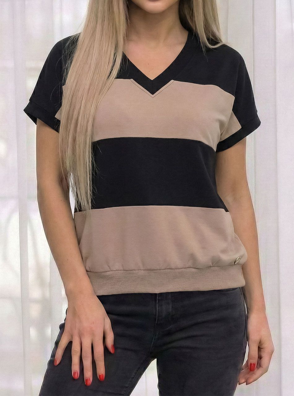 Passzés aljú, V nyakú csíkos felső (fekete-tejeskávé)