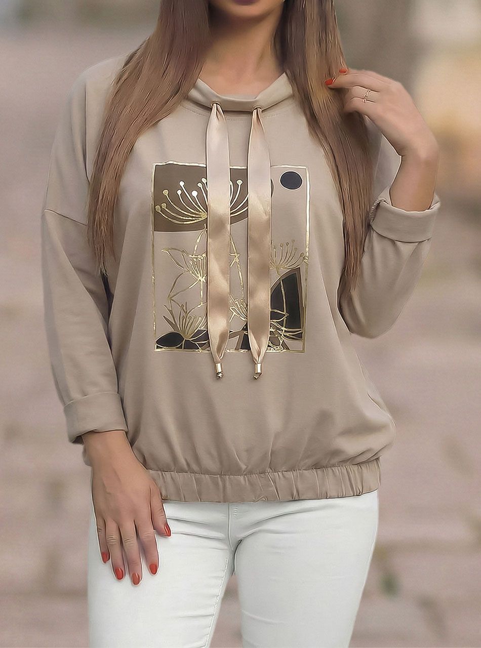 Nyaknál húzható, gumis aljú mintás felső (tejeskávé)