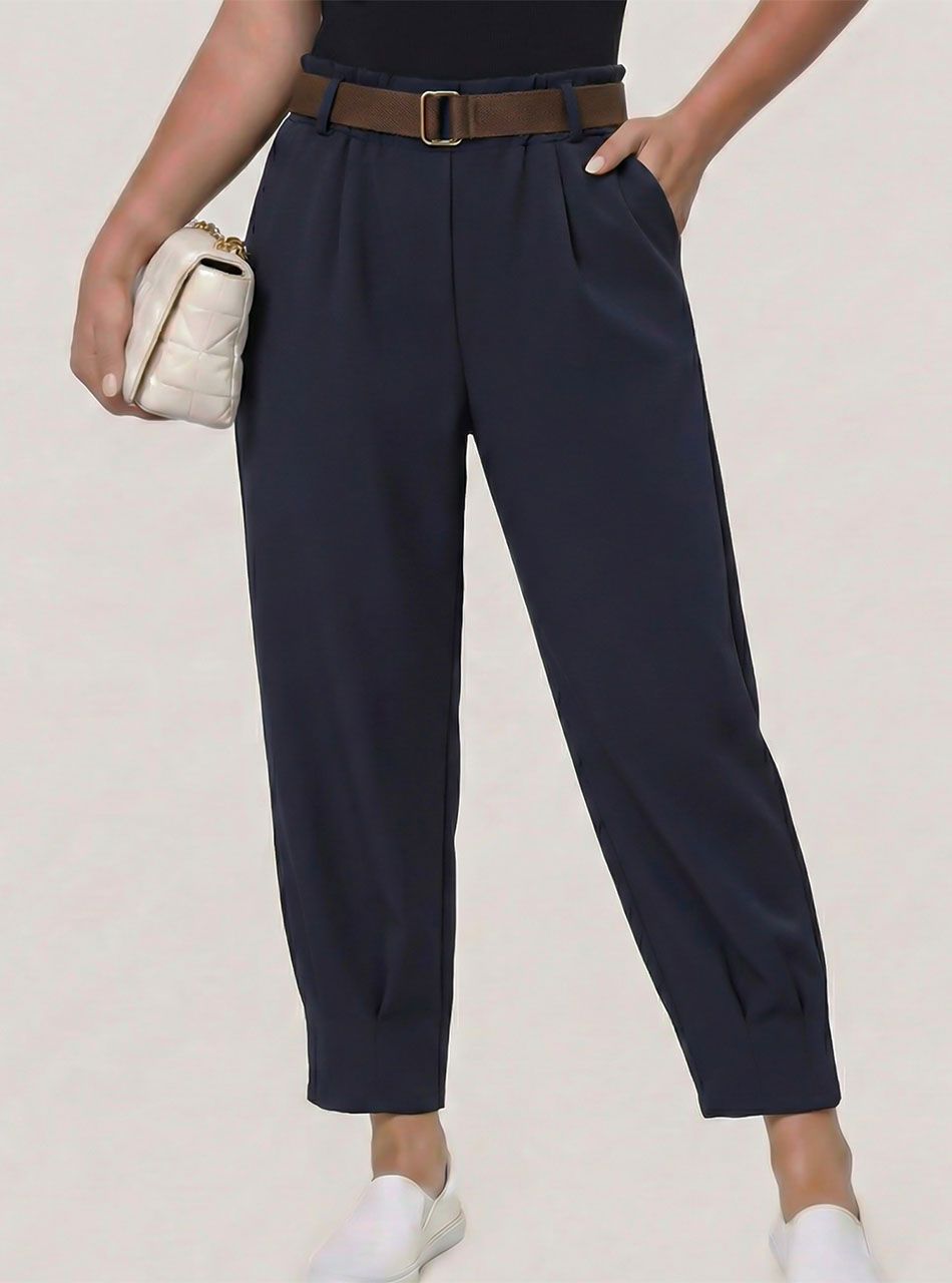 Alján tűzött, gumis derekú zsebes nadrág övvel (sötétkék)