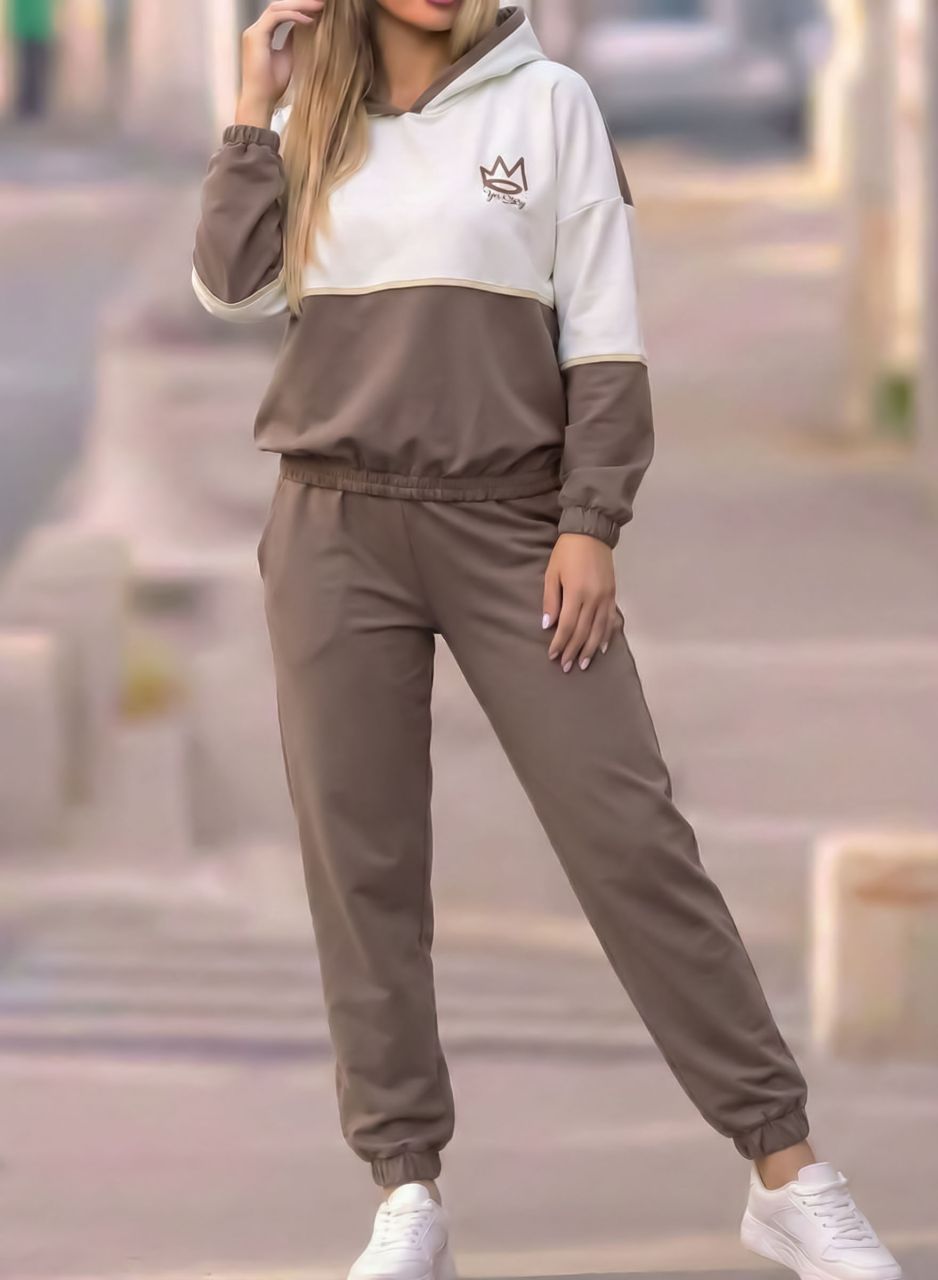 YesStory, kapucnis együttes (tejeskávé)