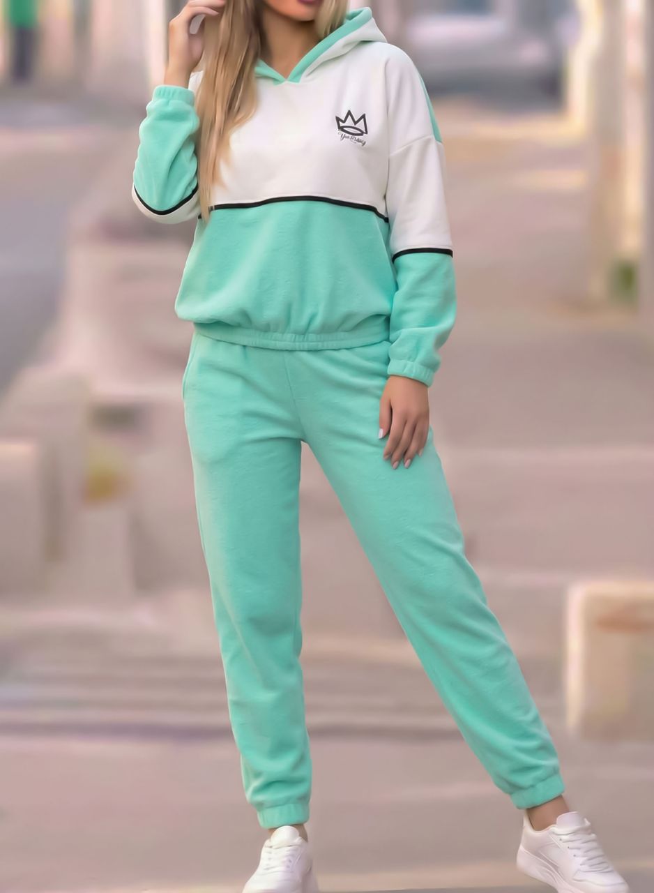 YesStory, kapucnis együttes (menta)