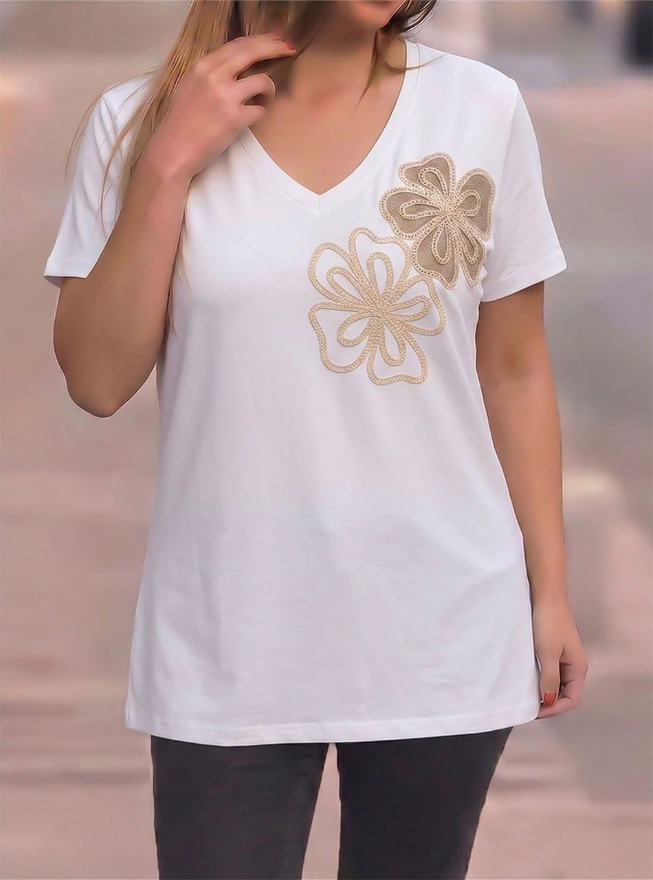 Hímzett virág mintás, V nyakú felső (fehér)