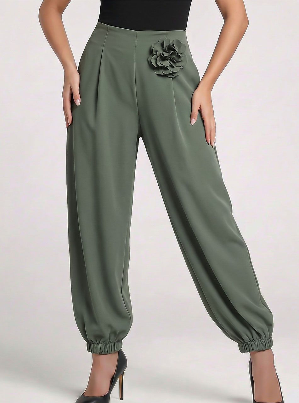 Gumis aljú, virágdíszes nadrág (kheki)