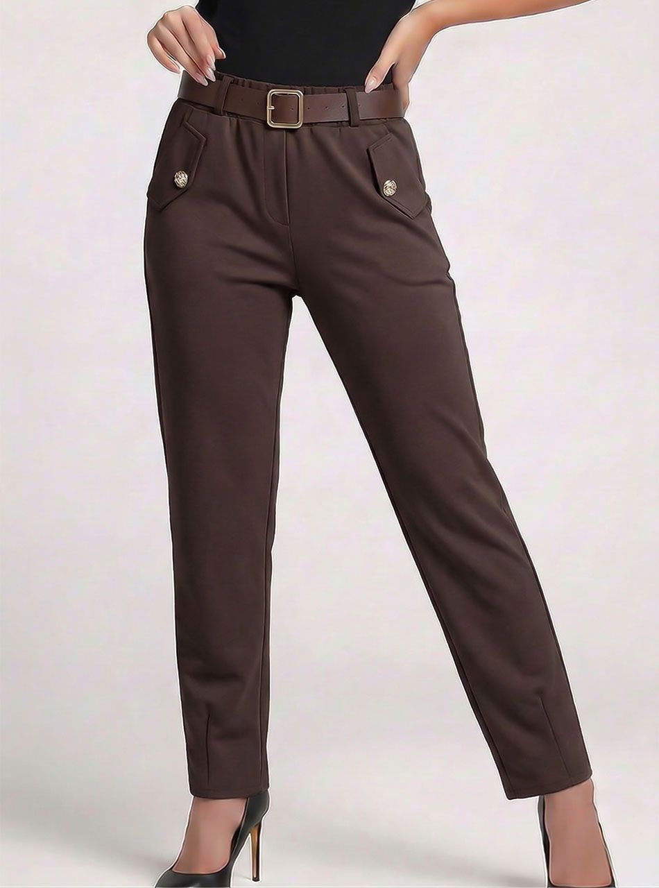 Gombdíszes-zsebes, gumis derekú nadrág övvel (csokibarna)