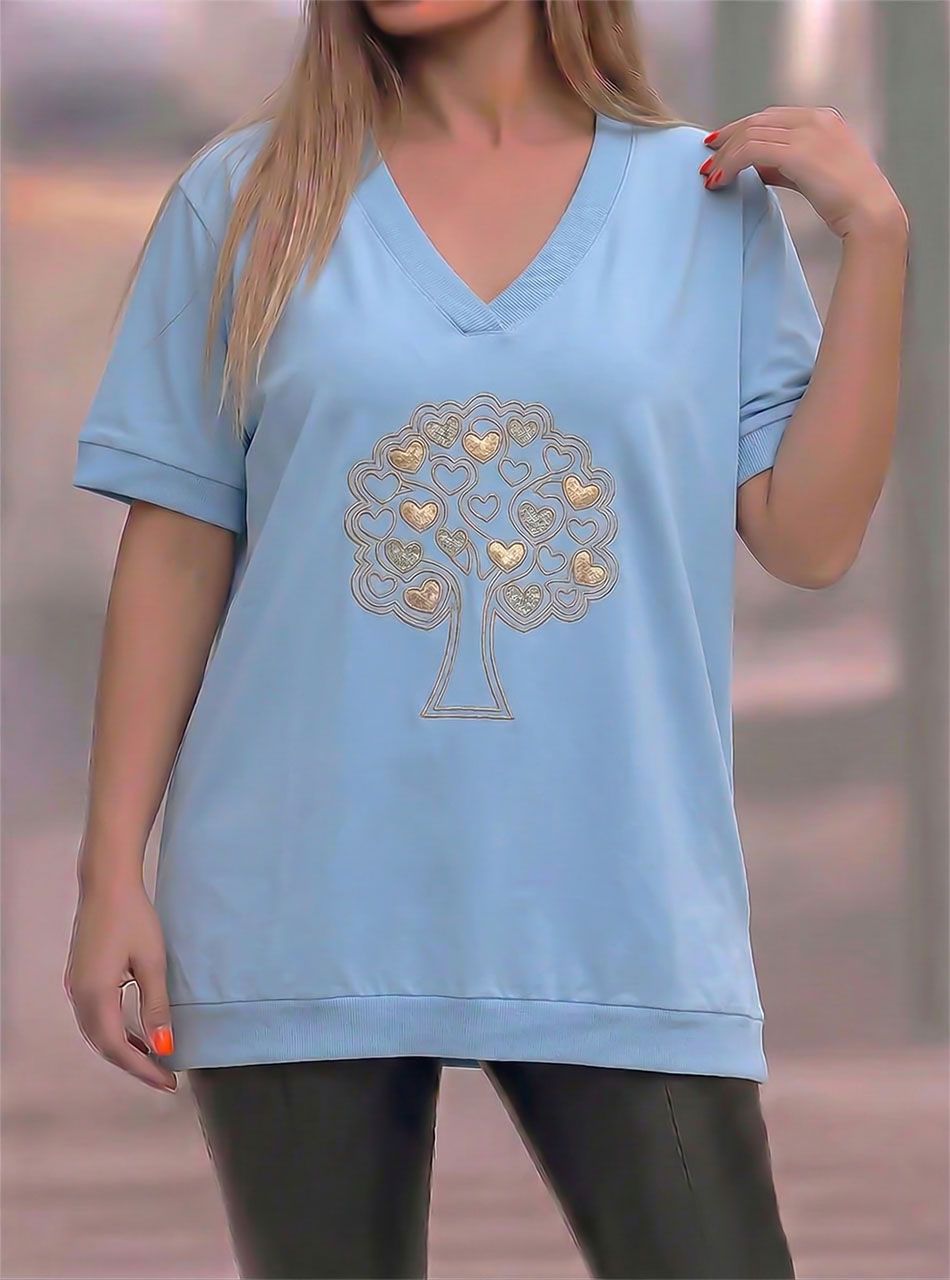 Hímzett mintás, V nyakú felső (világoskék)