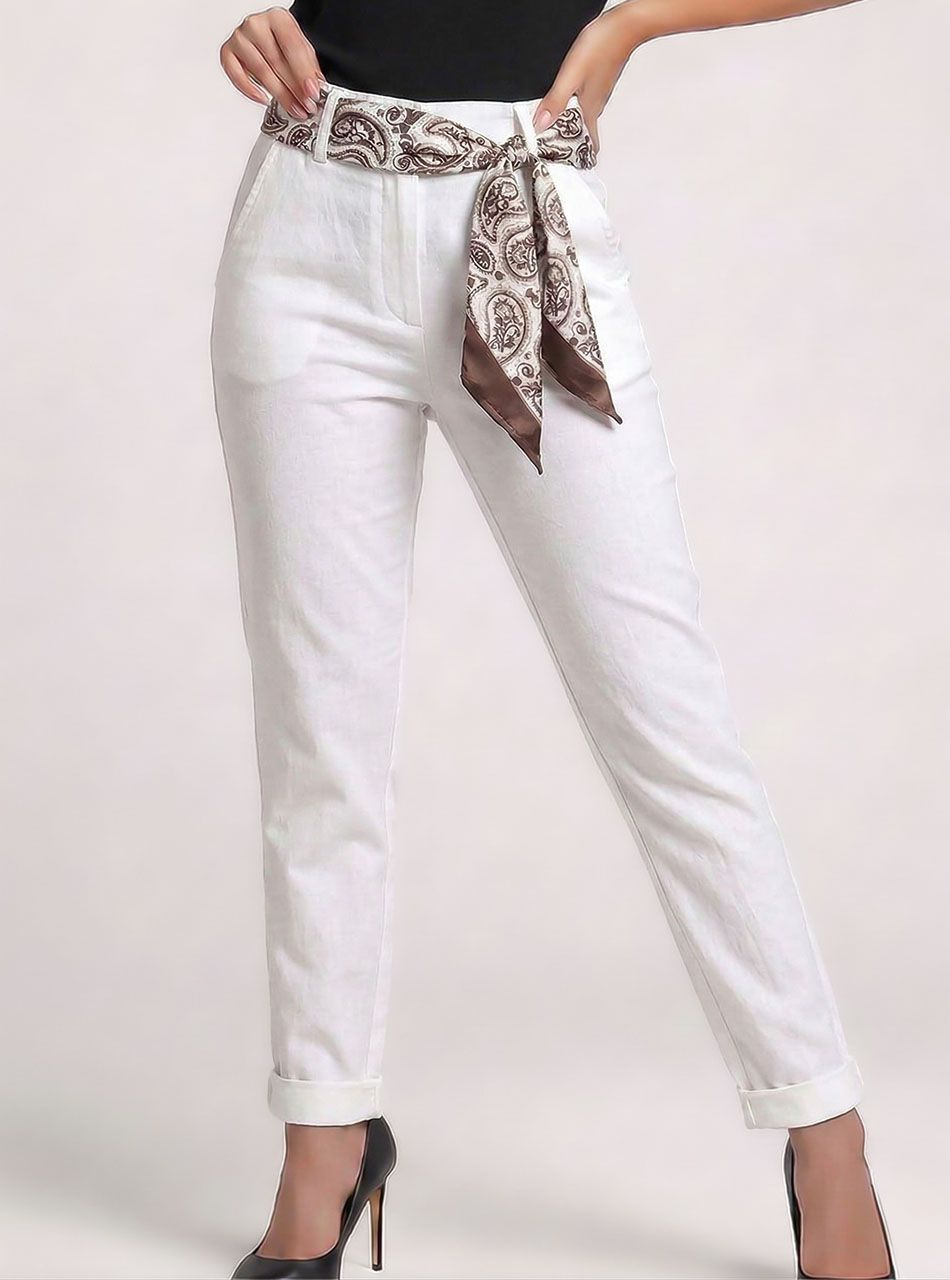 Gumis derekú zsebes nadrág, mintás megkötővel (fehér)