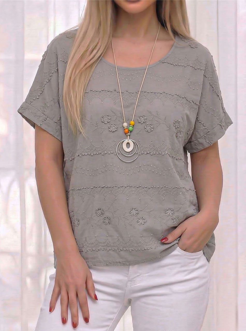 Hímzett mintás felső nyaklánccal (tejeskávé)