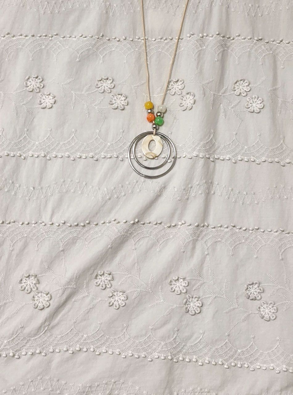 Hímzett mintás felső nyaklánccal (bézs)