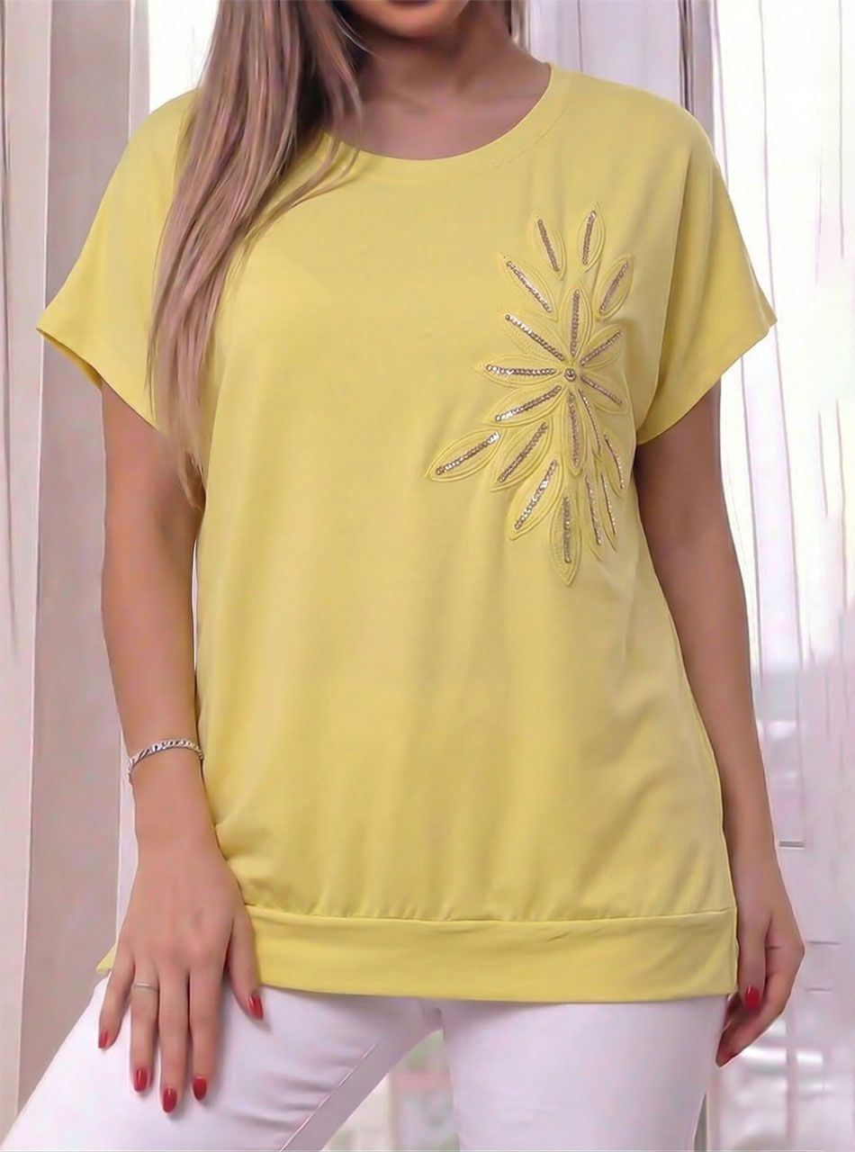 Kétoldalt felvágott, flitteres-hímzett virág mintás felső (sárga)