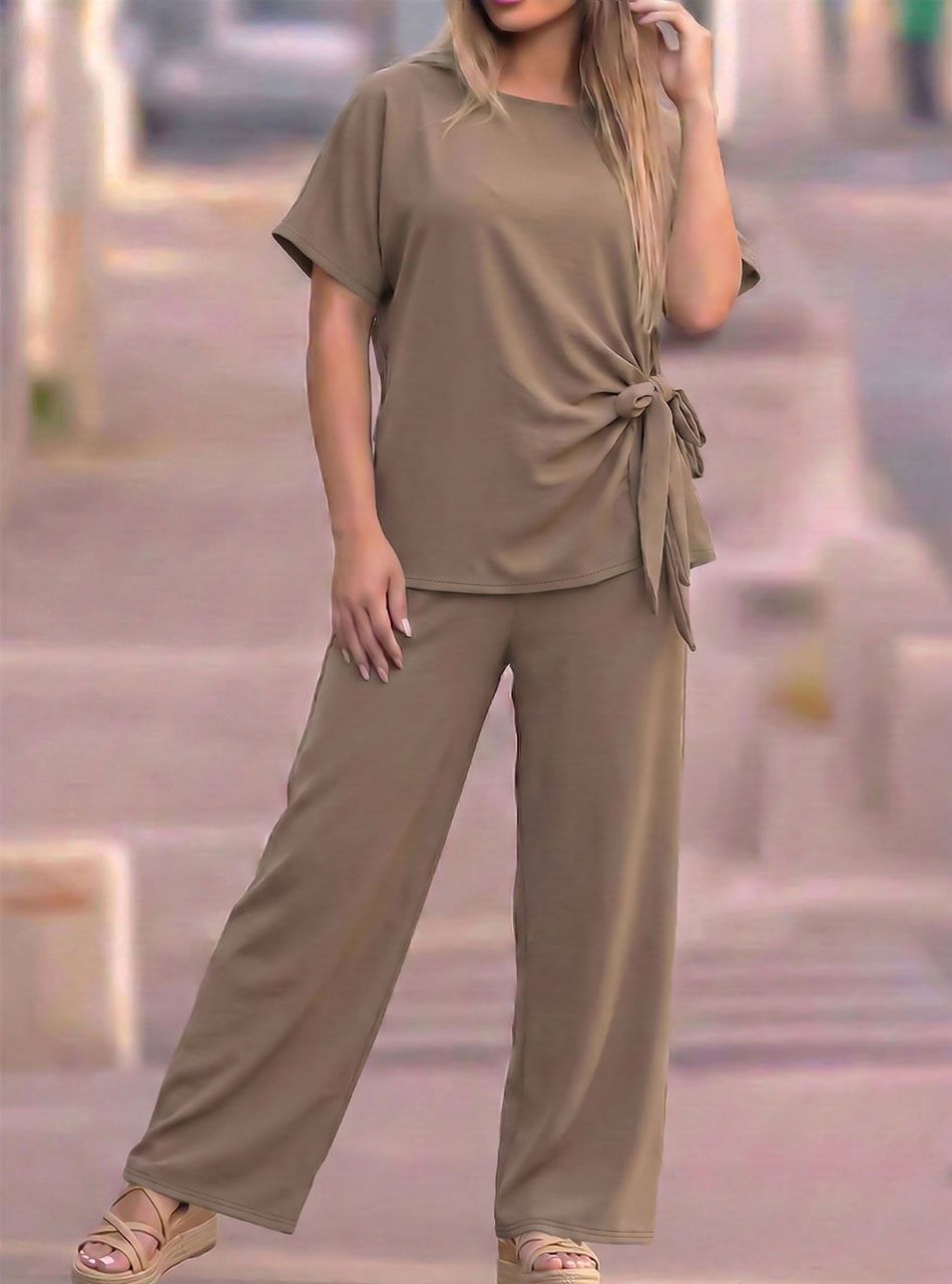 Oldalt kötős, lenge együttes (tejeskávé)