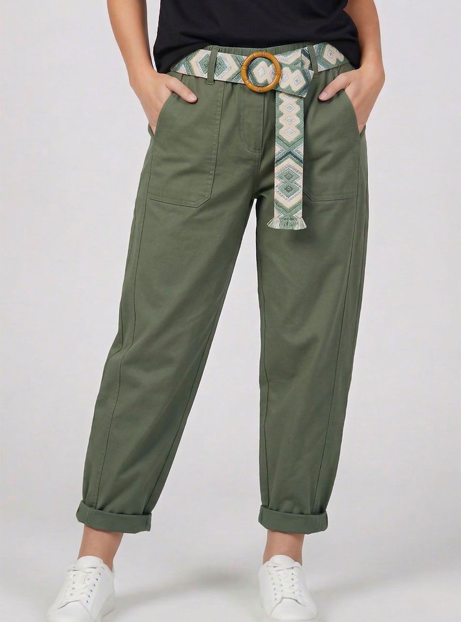 Elöl zsebes, gumis derekú nadrág övvel (kheki)