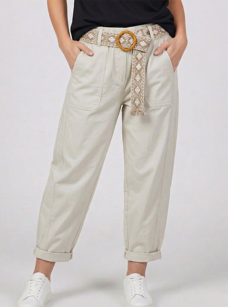 Elöl zsebes, gumis derekú nadrág övvel (bézs)