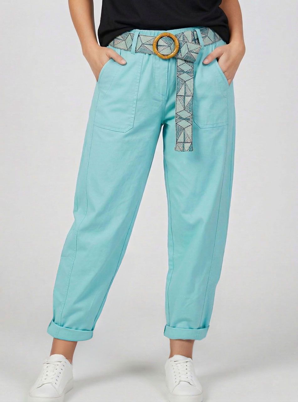 Elöl zsebes, gumis derekú nadrág övvel (világoszöld)