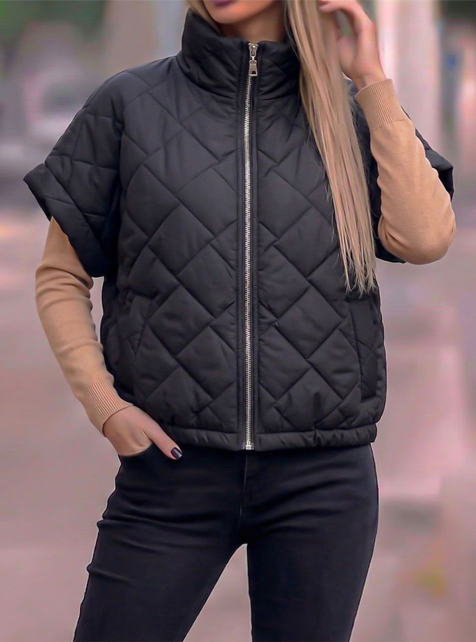 Rövid ujjú, steppelt kabát (fekete)