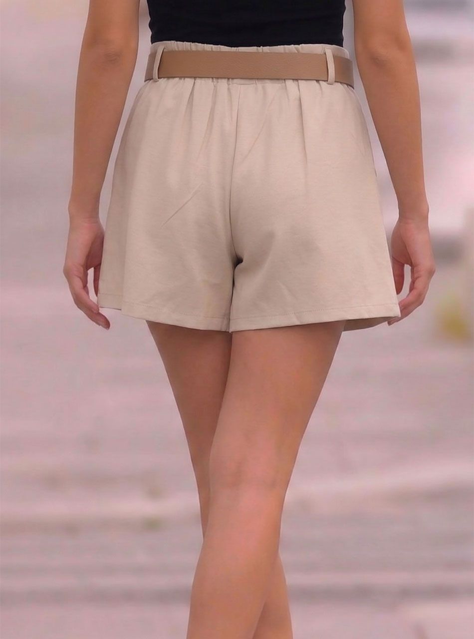 Szoknyás rövidnadrág övvel (bézs)