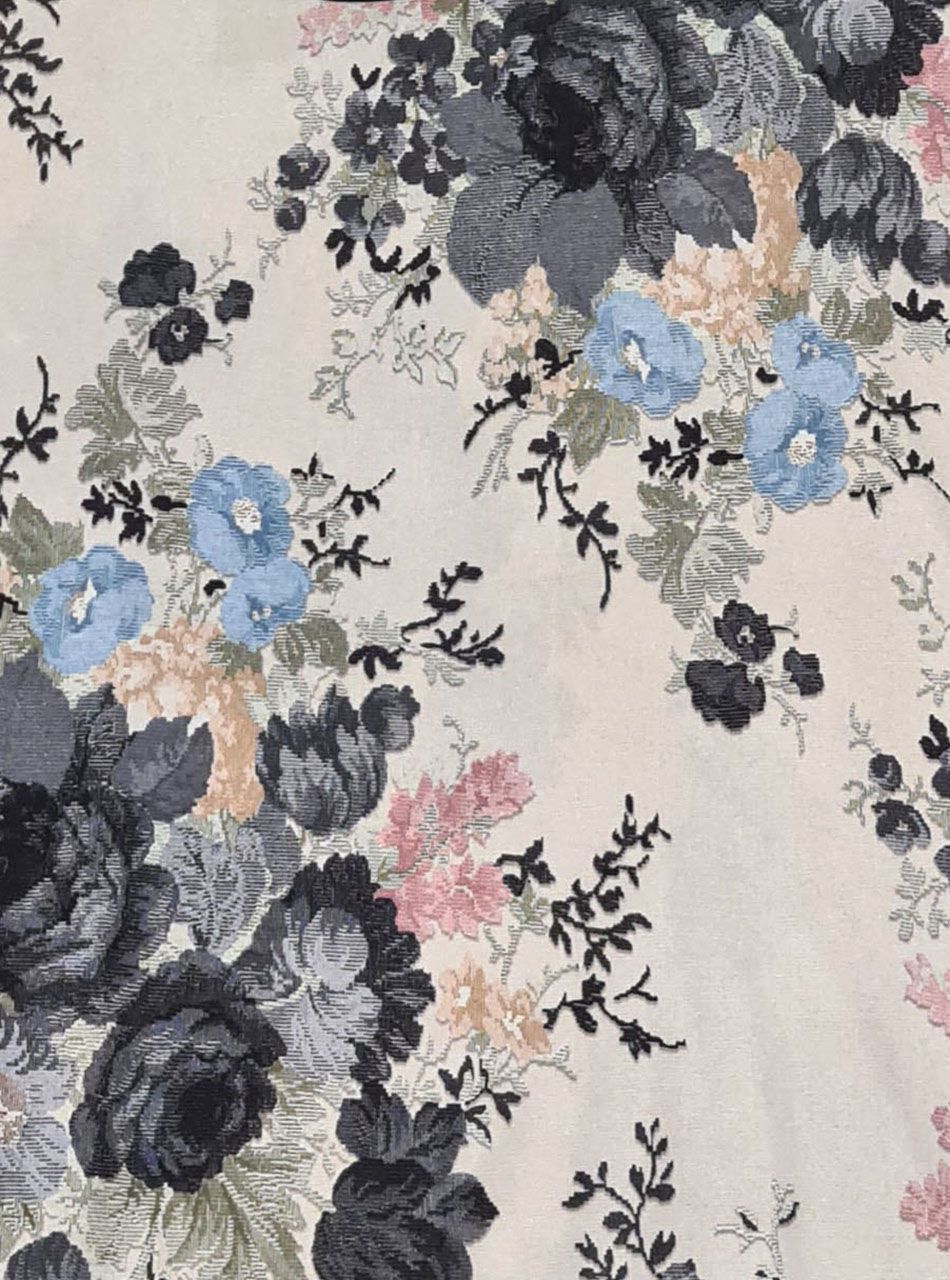 Kétoldalt hosszított, virág mintás felső (fekete)