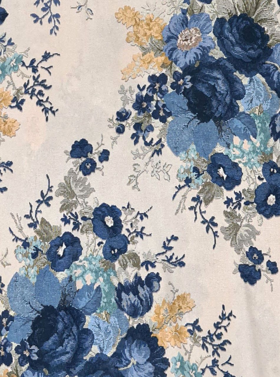 Kétoldalt hosszított, virág mintás felső (sötétkék)