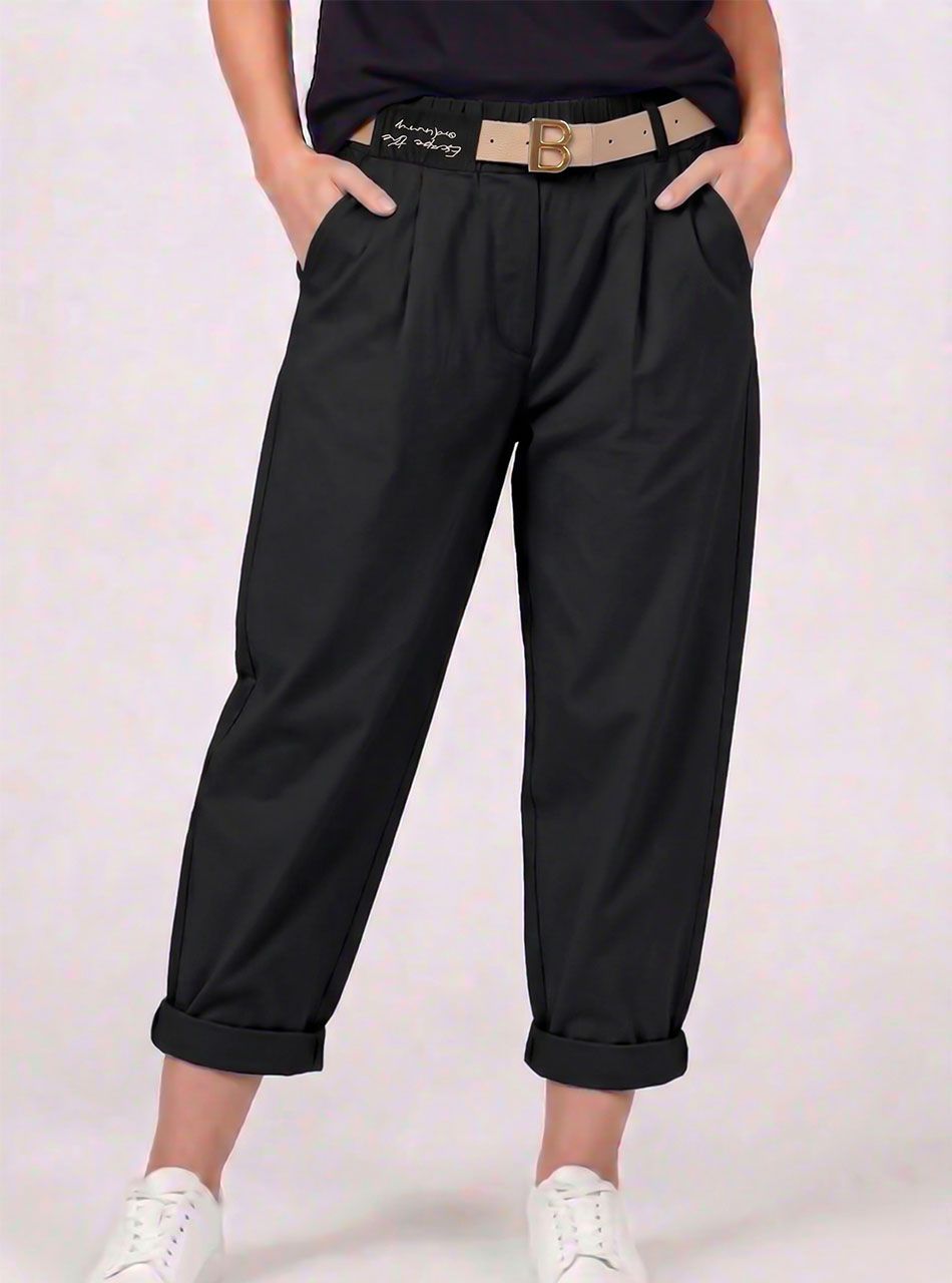 Derekán feliratos, öves nadrág (fekete)