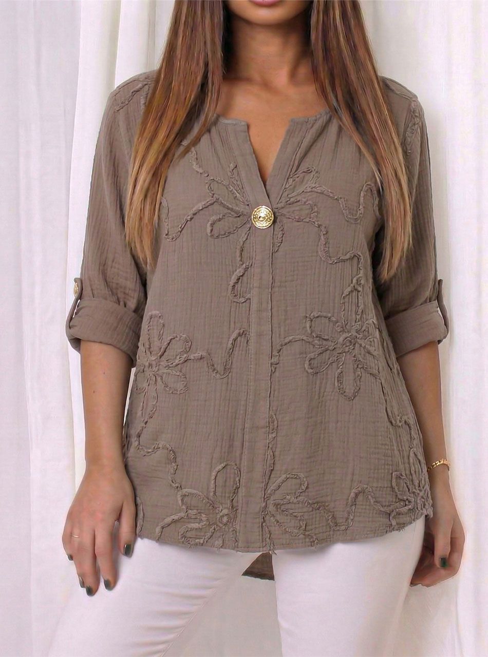 Géz anyagú, hímzett mintás felső (tejeskávé)