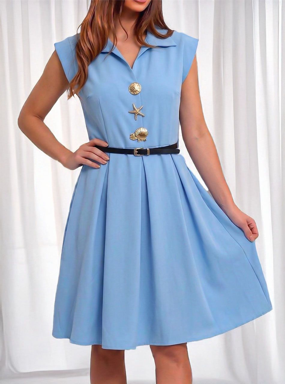 Brossdíszes ruha övvel (világoskék)