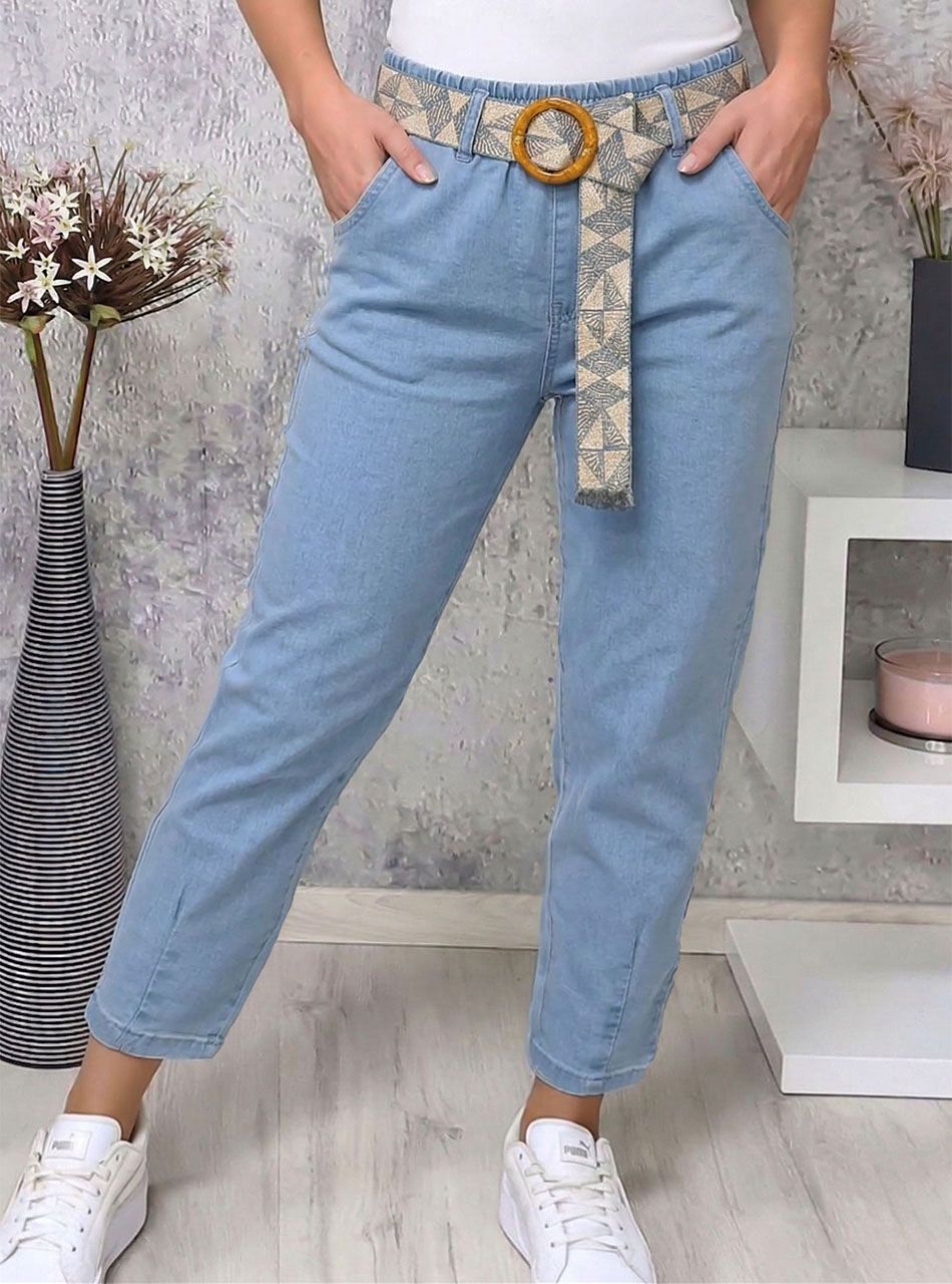 Tűzött aljú, farmer hatású nadrág övvel