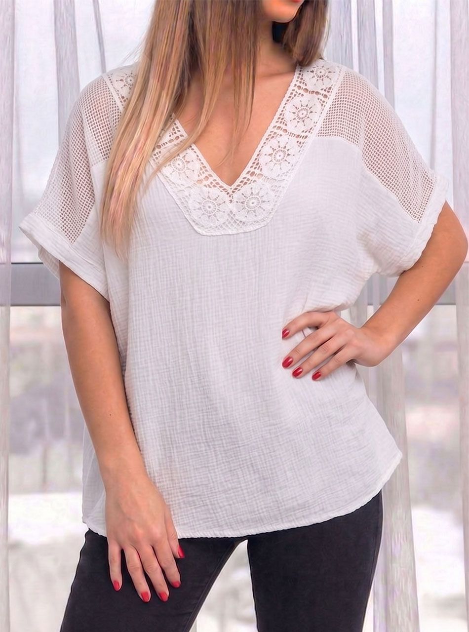 Nyaknál horgolt, géz anyagú felső (fehér)