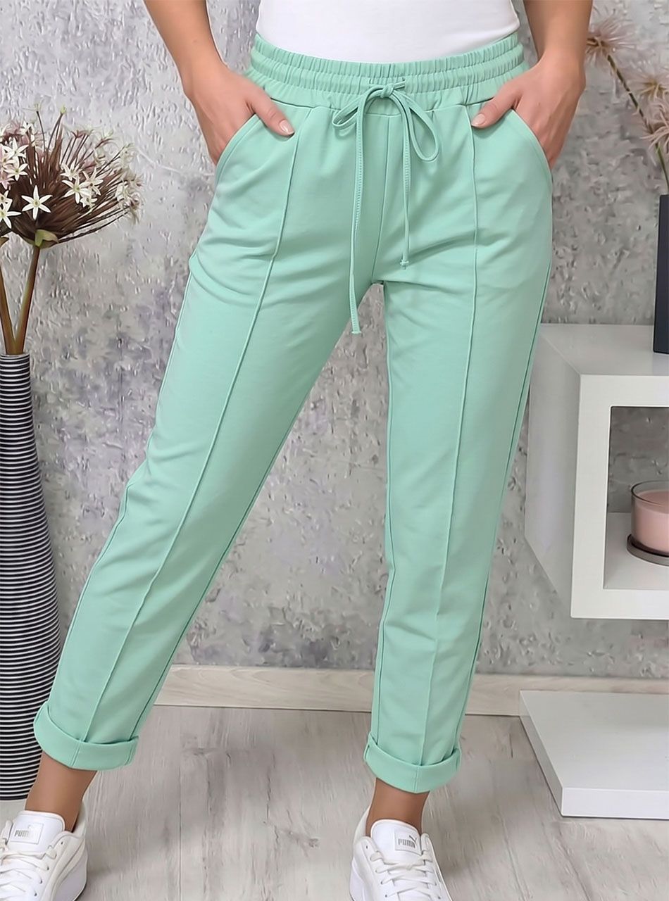 Elején tűzött, gumis derekú zsebes nadrág (almazöld)