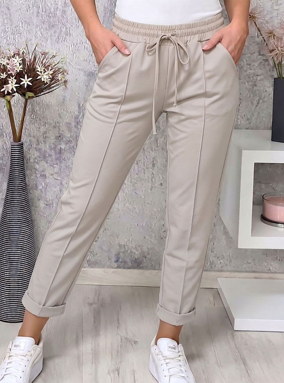 Elején tűzött, gumis derekú zsebes nadrág (bézs)