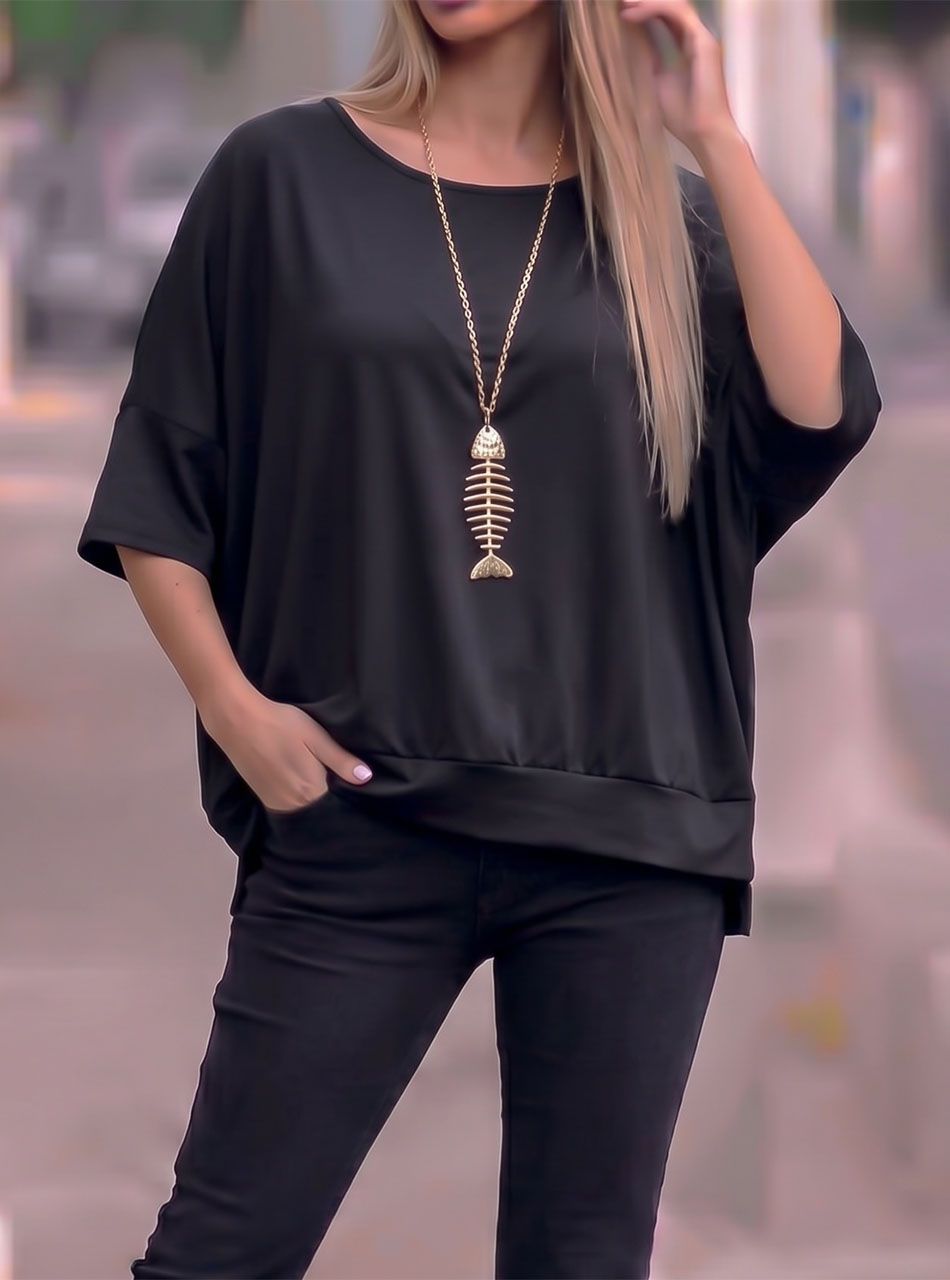 Kétoldalt felvágott, laza felső nyaklánccal (fekete)