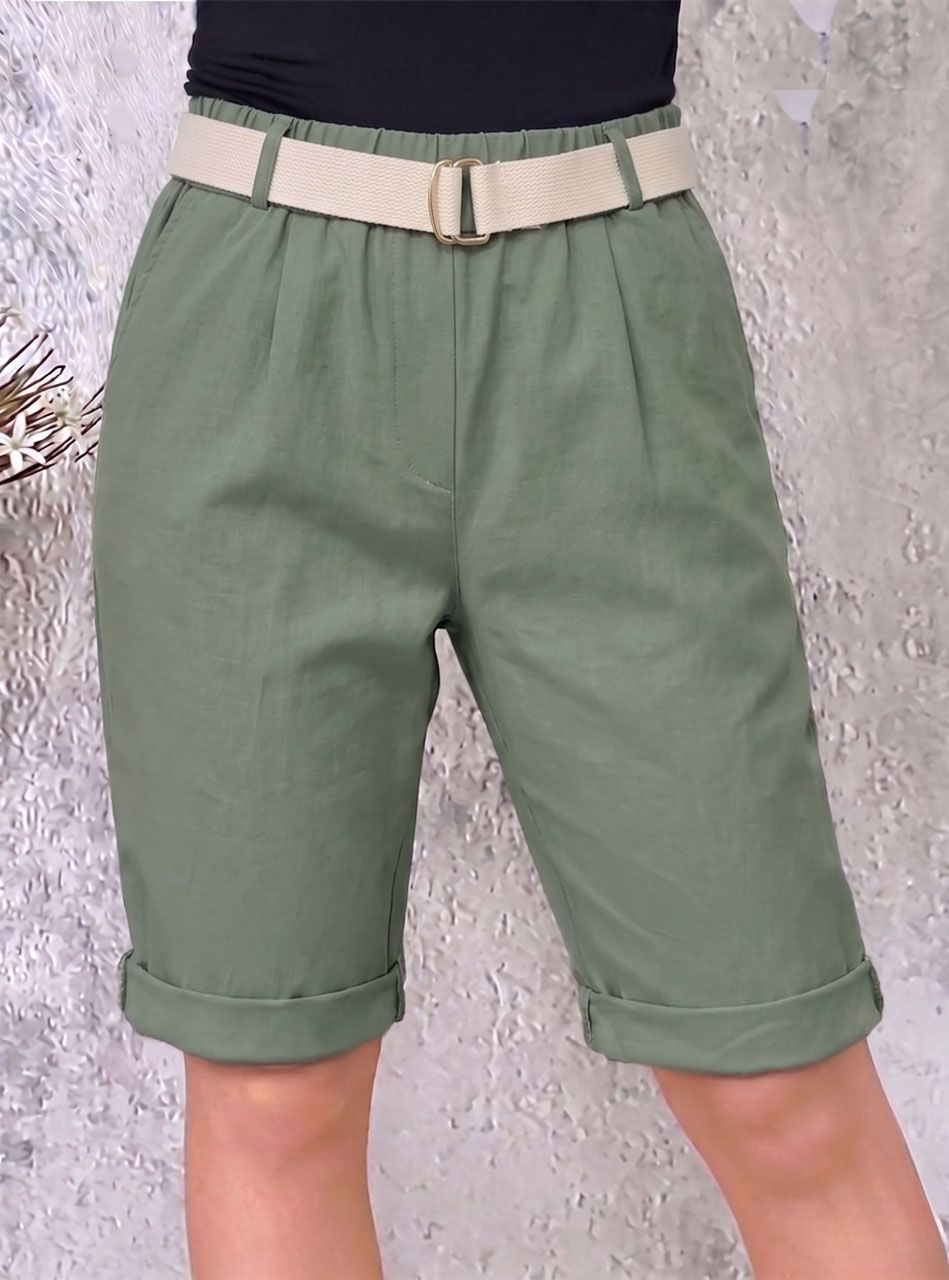 Gumis derekú, zsebes térdnadrág övvel (kheki)