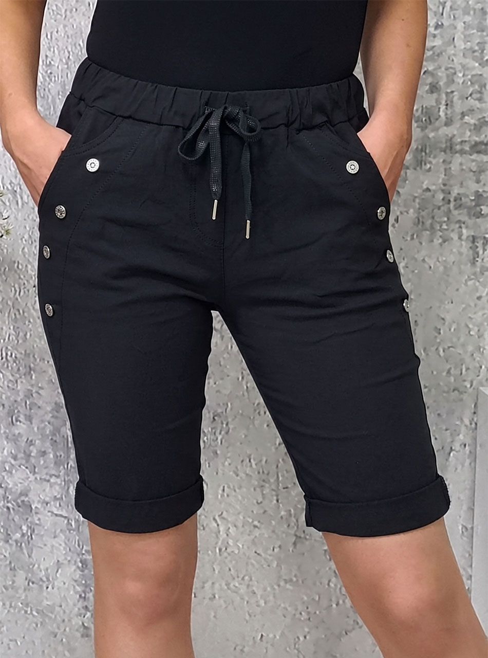 Gombdíszes, zsebes térdnadrág (fekete)