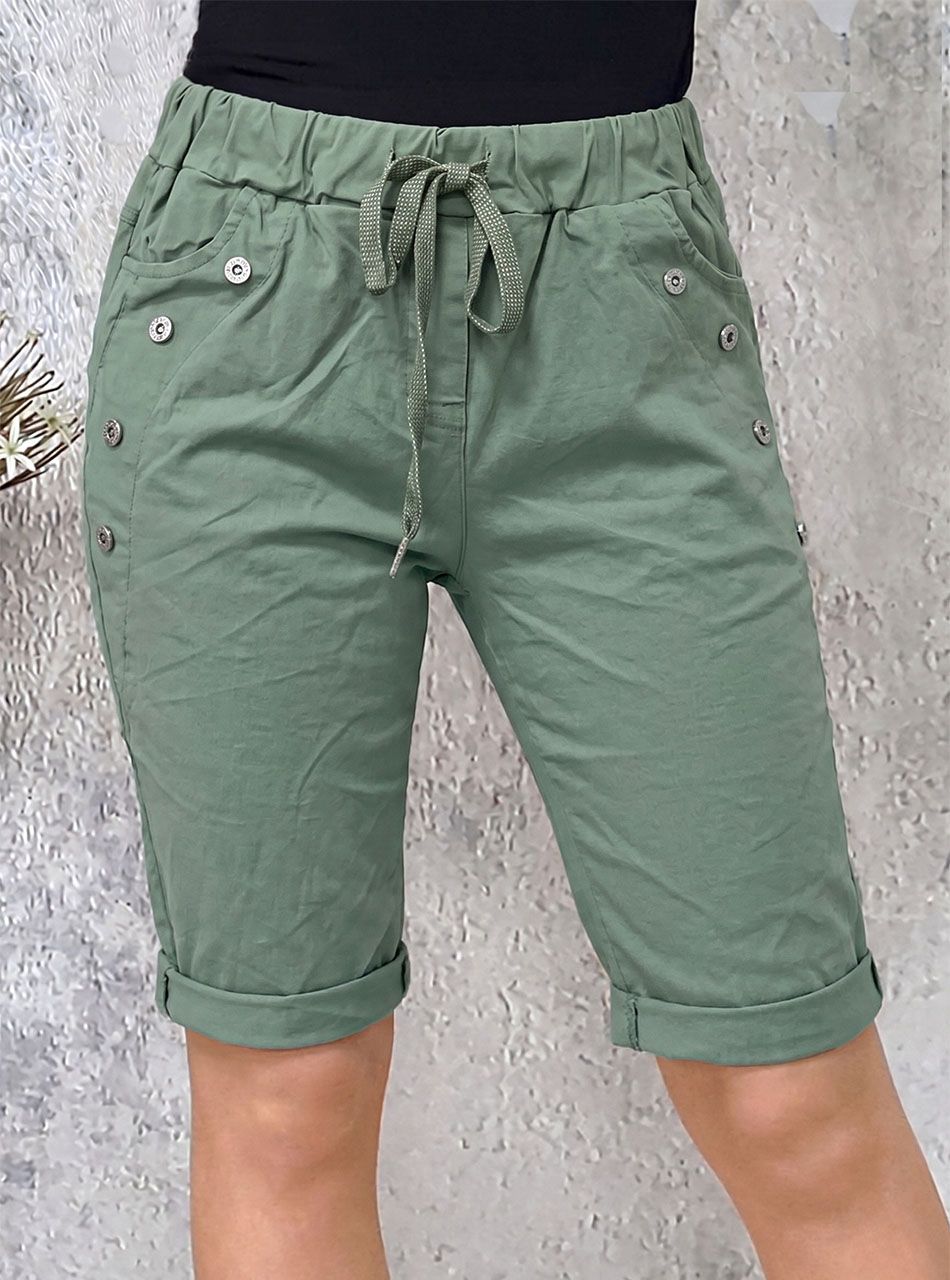 Gombdíszes, zsebes térdnadrág (kheki)