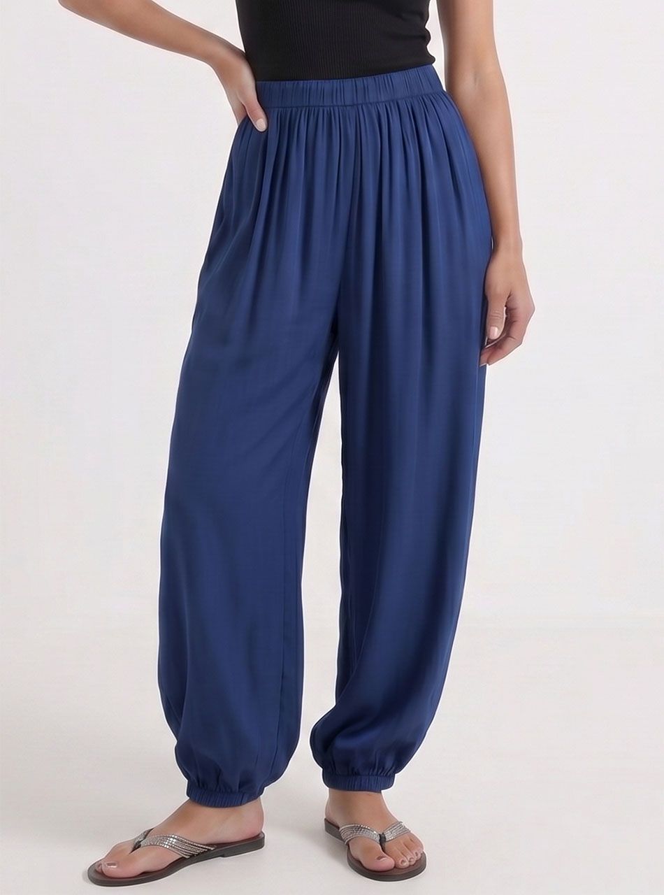 Gumis aljú, lenge nadrág (sötétkék)