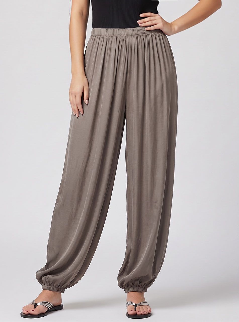 Gumis aljú, lenge nadrág (tejeskávé)