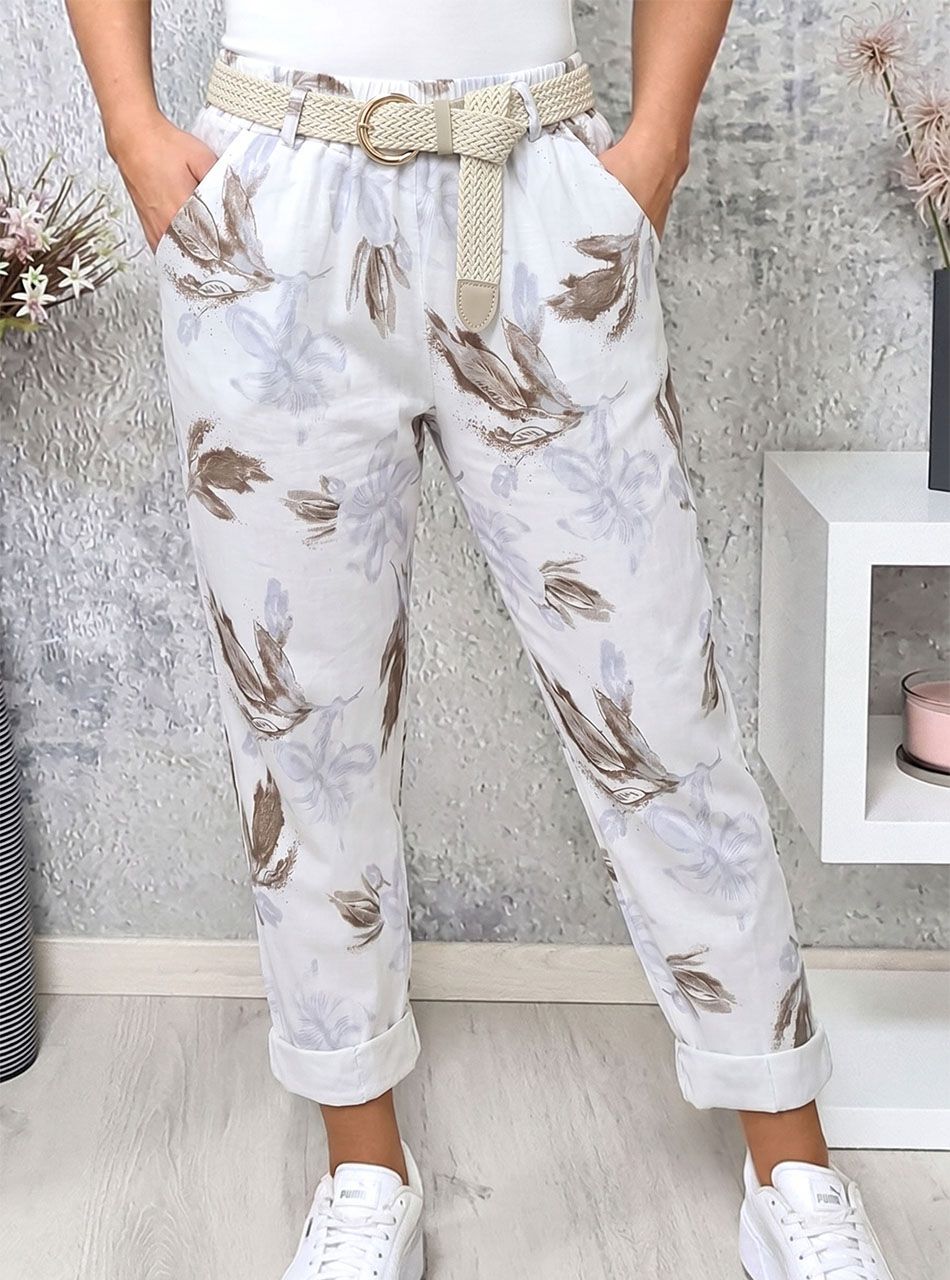 Gumis derekú, virág mintás nadrág övvel (fehér)