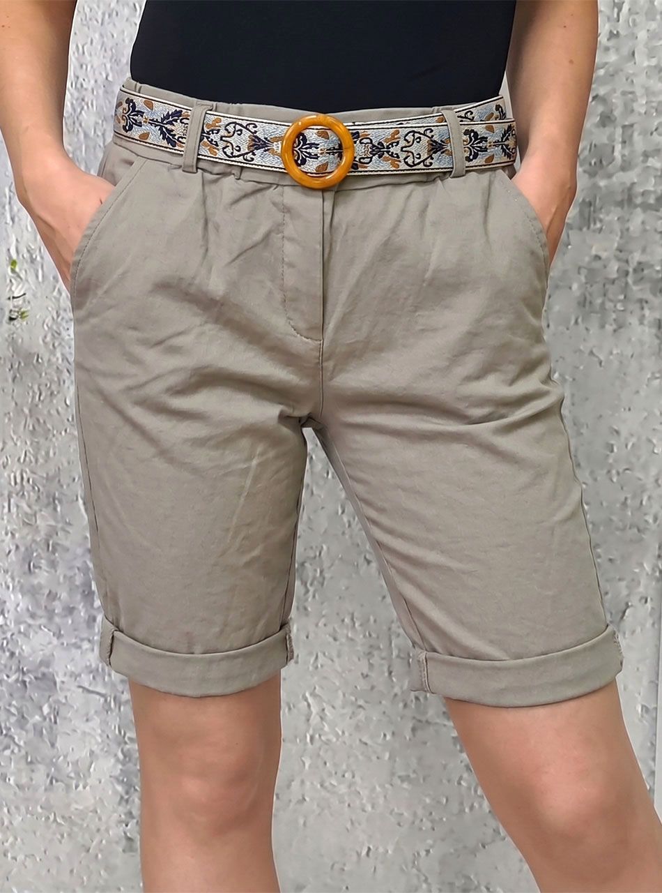 Gumis derekú, zsebes térdnadrág mintás övvel (tejeskávé)