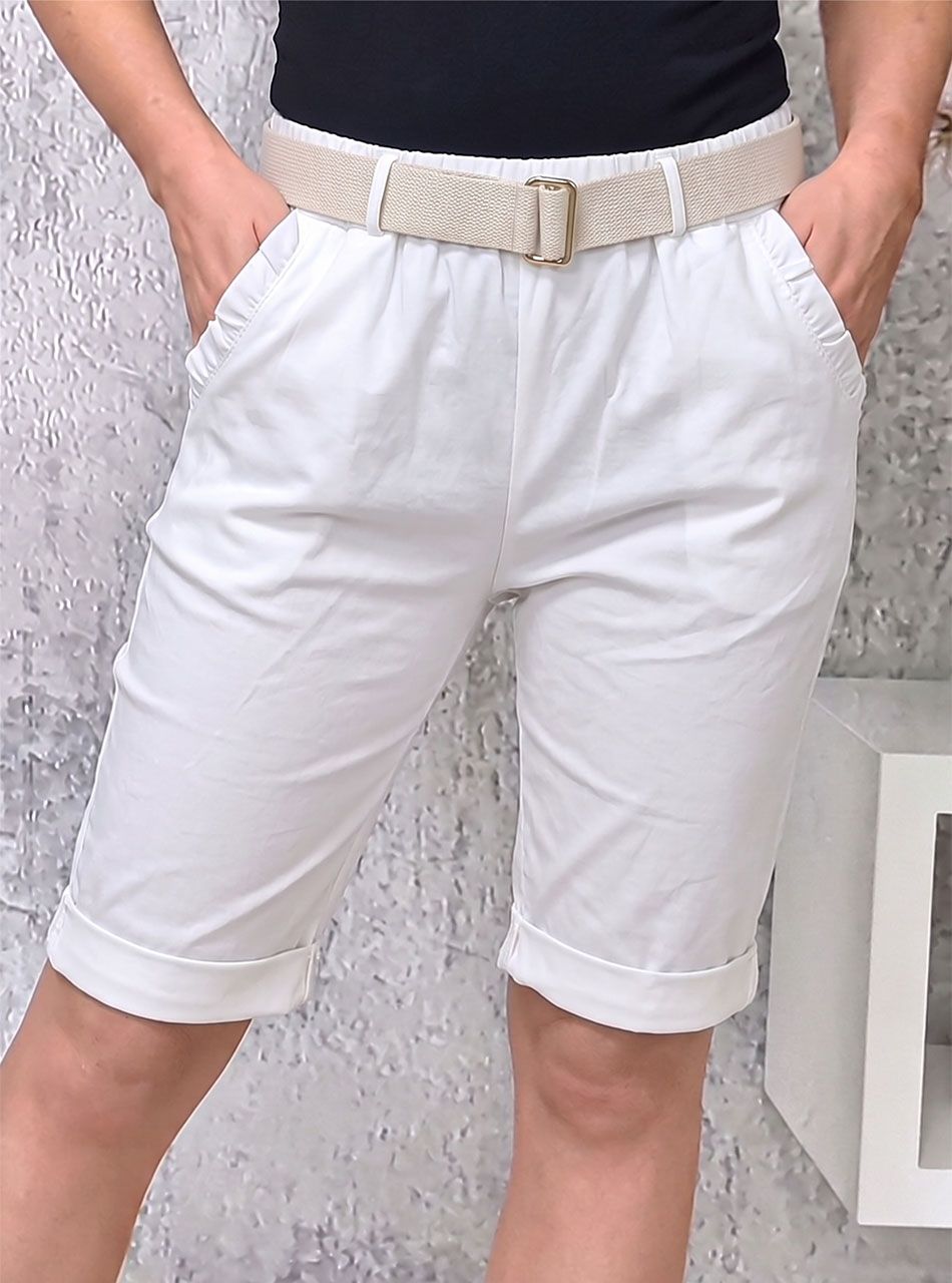 Zsebnél fodros, gumis derekú térdnadrág övvel (fehér)