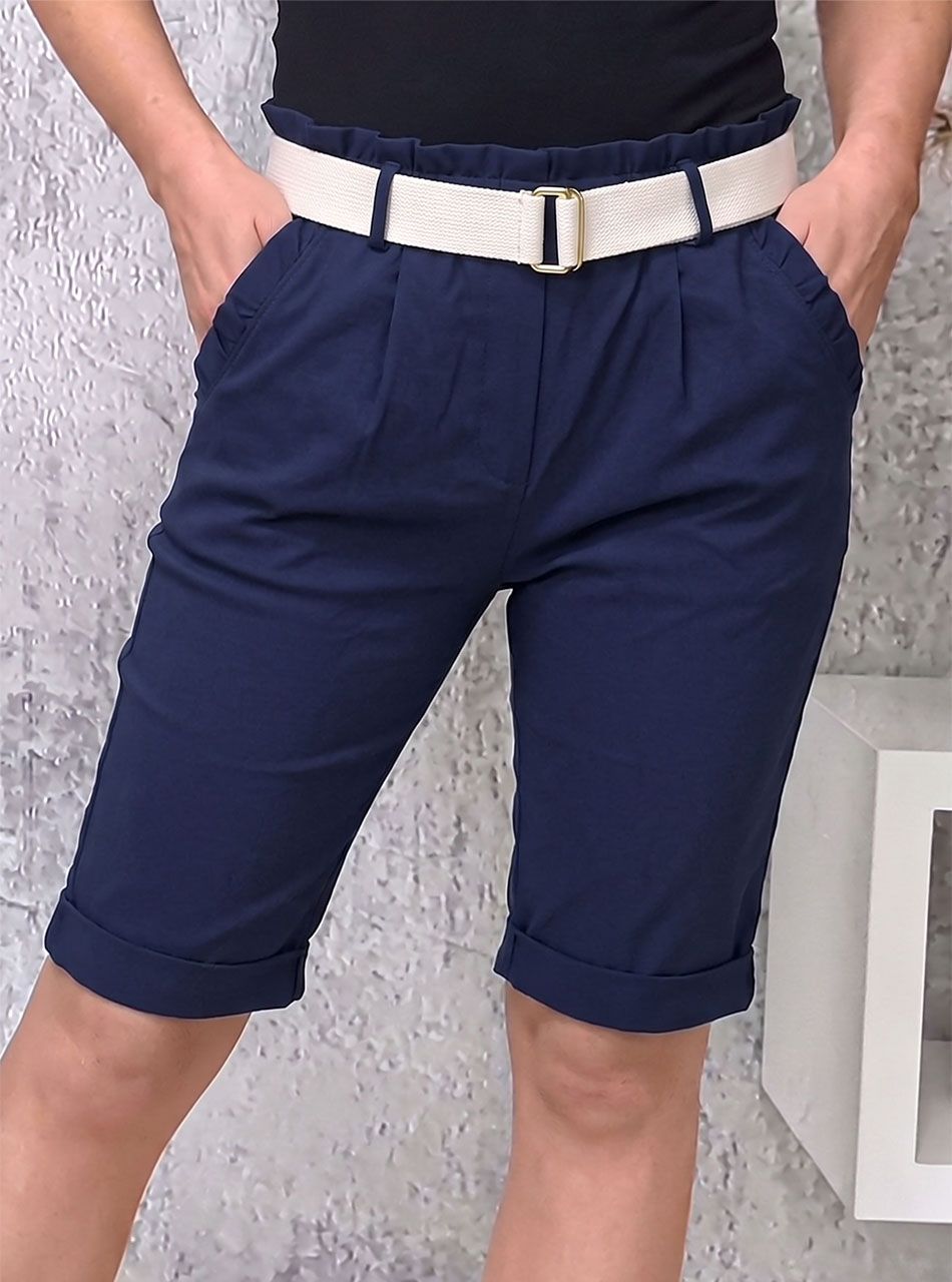 Zsebnél fodros, gumis derekú térdnadrág övvel (sötétkék)