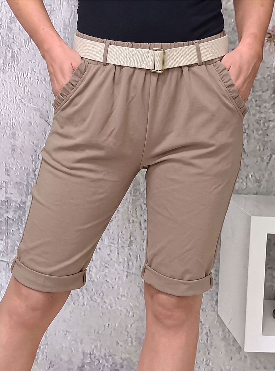 Zsebnél fodros, gumis derekú térdnadrág övvel (tejeskávé)