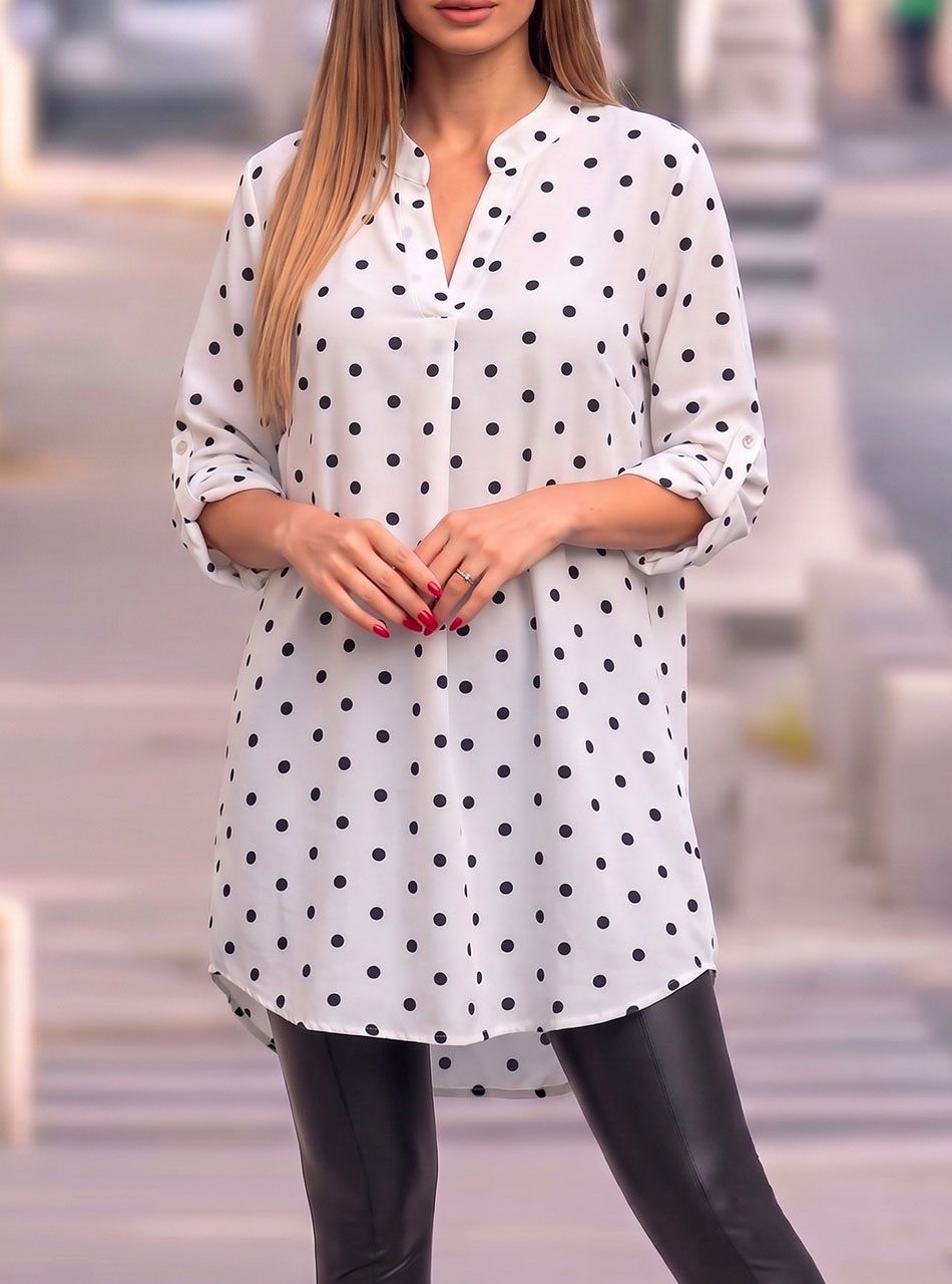 Felgombolható ujjú pöttyös tunika (fehér)