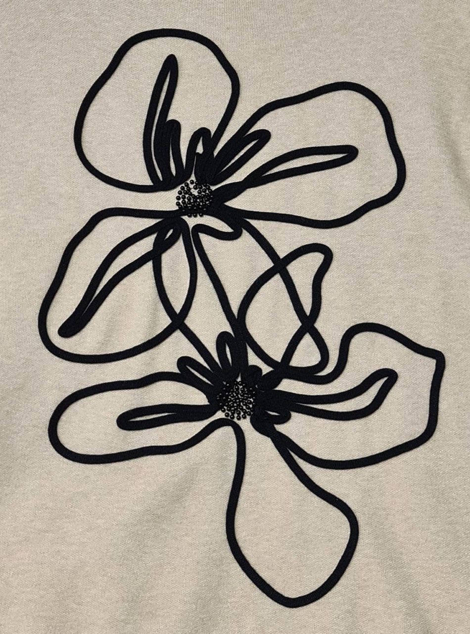 Virág mintás, finom kötésű laza felső gyöngy díszítéssel (bézs)
